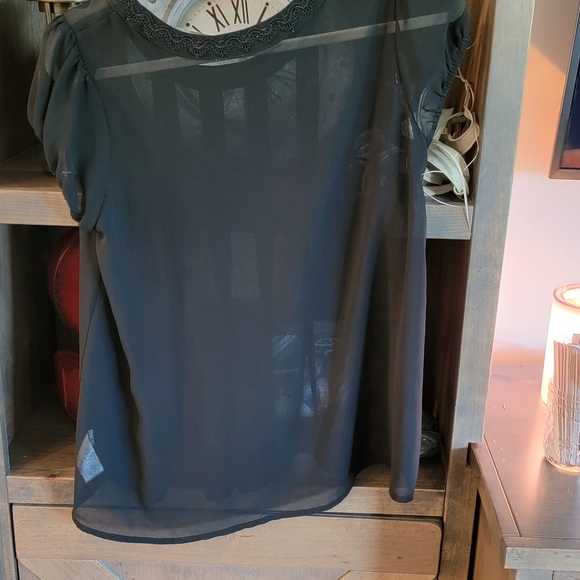 Top - Picture 2 of 3